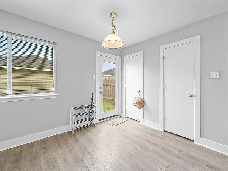 20931 Walder Ct — Photo 17