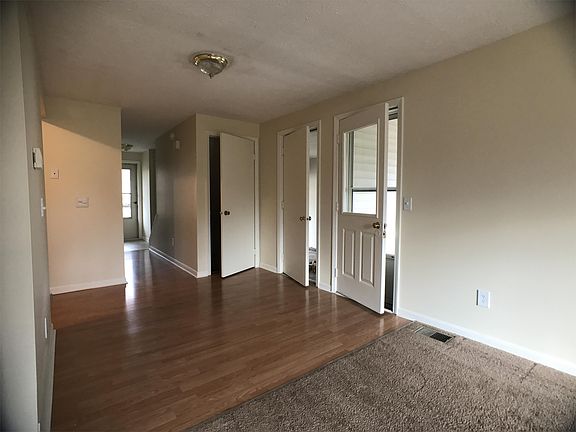 4th image of 325 Willowbrooke Dr