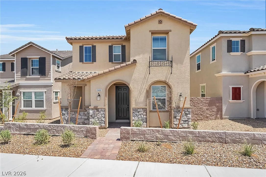 4 bed, 3.0 bath, 2040 sqft, $2,685 — Photo 2