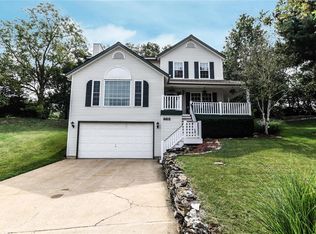 668 Canary Estates Dr, Ballwin, MO 63021