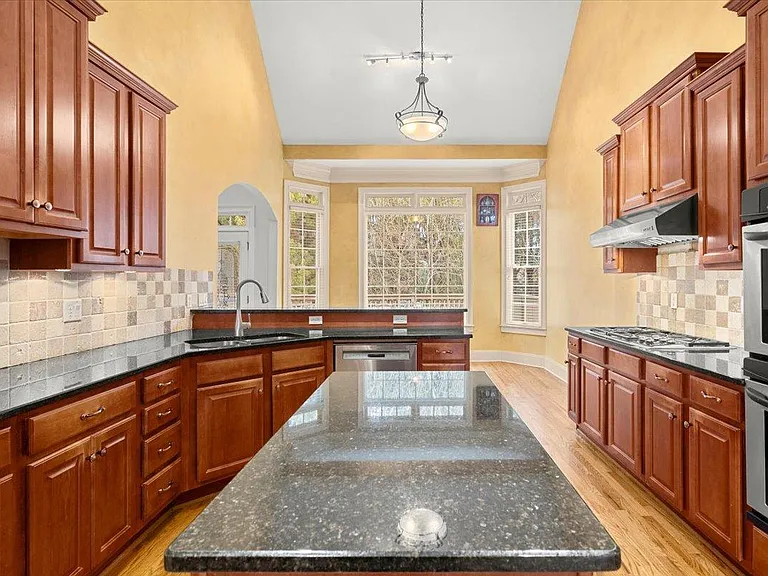 875 Wescott Ln — Photo 27
