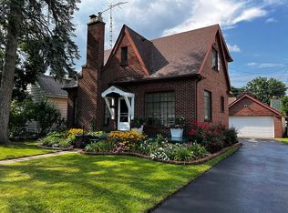 322 Strathmore Rd, Lansing, MI 48910