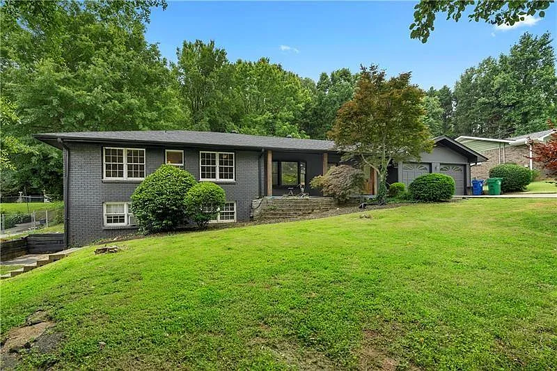 4 bed, 3.5 bath, 2511 sqft, $3,600 — Photo 1