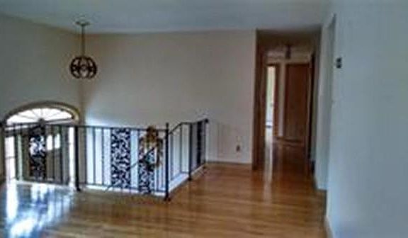 4th image of 41 Oak St #41