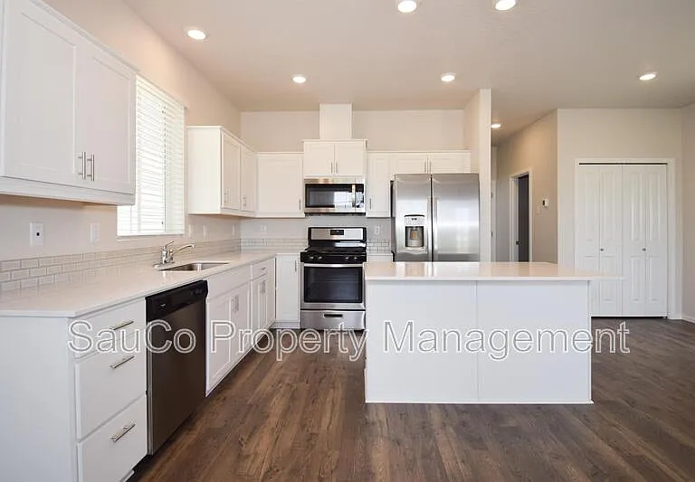 2269 Livesay Ln — Photo 9