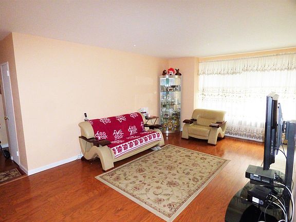 4th image of 2930 W 5th St #3H