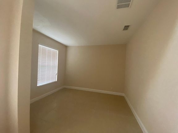 4th image of 14458 Breakwater Way