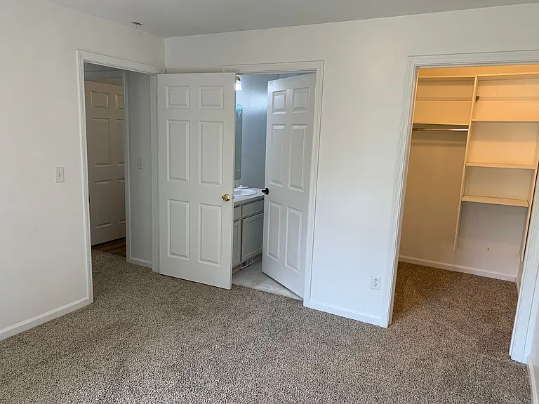 10105 W Garverdale Ln. — Photo 10