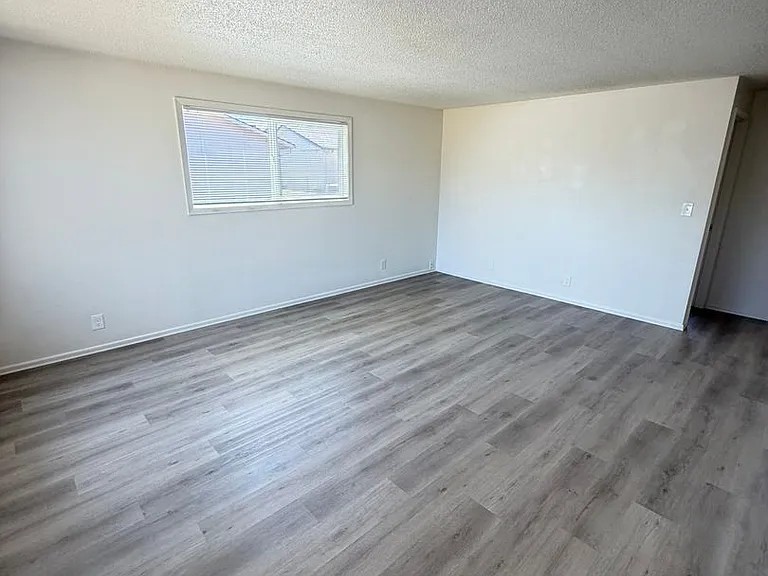 2202 Oak St SE — Photo 5