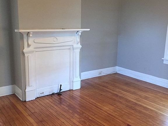 2nd image of 559 Wilton Ave