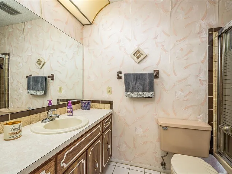 9910 Eagles Point Cir #3 — Photo 21