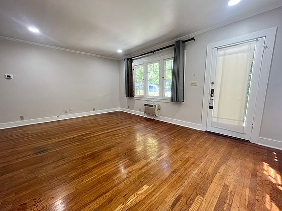 4th image of 1129 Pine St