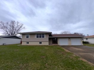 1108 N 1st Ave, Canton, IL 61520