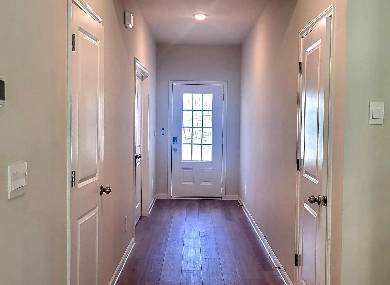 4 bed, 2479 sqft, $3,200 — Photo 3