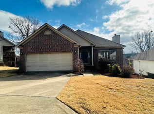 9 Rocky Crest Ct, Little Rock, AR 72211