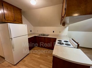 86 Water St APT 3, Oakland, ME 04963