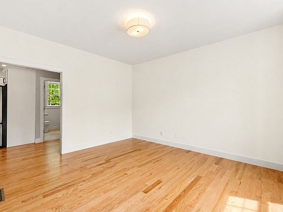 4th image of 15 Unkety Brook Way