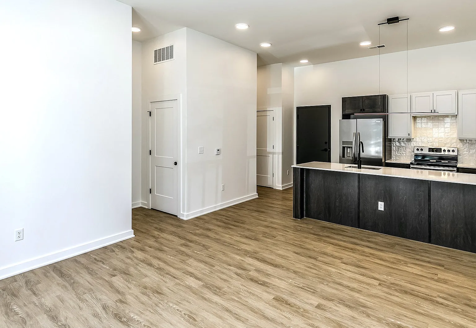 Dalmore Apartments — Photo 4