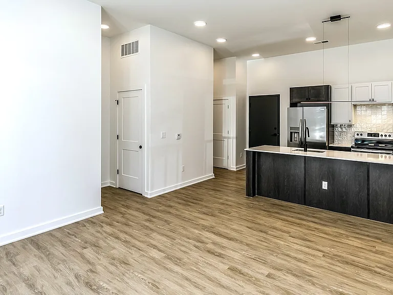 Dalmore Apartments — Photo 4