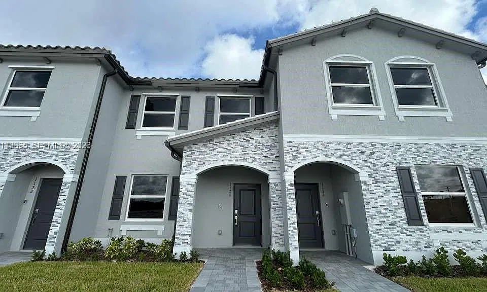 1126 SE 2nd Ter