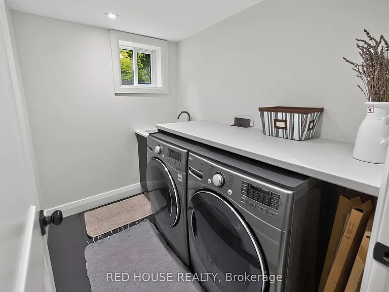 70 Beaverbrook Ave #BASEMENT — Photo 18