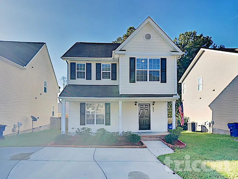 2809 Erinridge Rd — Photo 2
