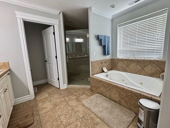 5th image of 130 Ridge Dr Room 5