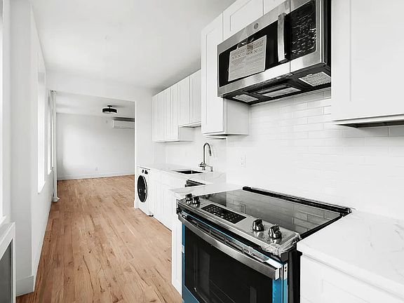4th image of 101 E 116th St #605
