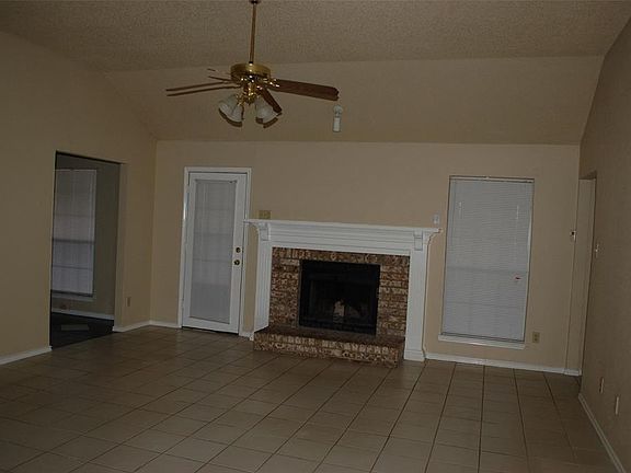5th image of 3729 Fairhaven Dr