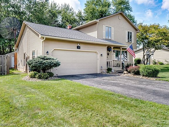 3rd image of 2760 Vollmer Dr