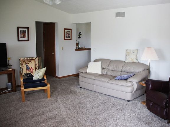 4th image of 164 Autumnwood Ln