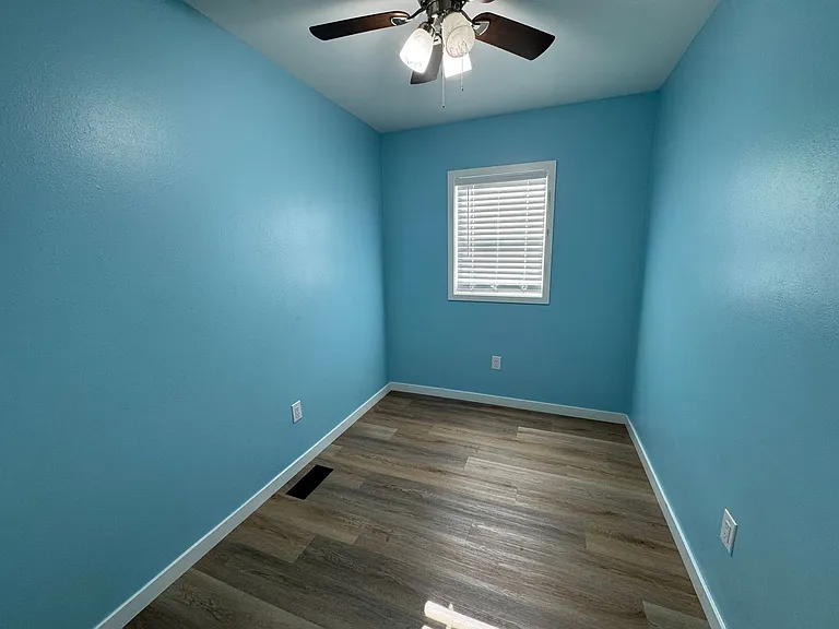 1101 Davis St NE — Photo 9