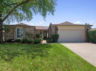 125 Arrowwood Dr, Northbrook, IL 60062