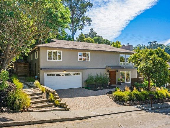 4th image of 105 Kipling Drive