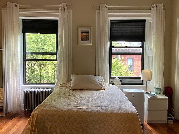 4th image of 158 Nelson St #4