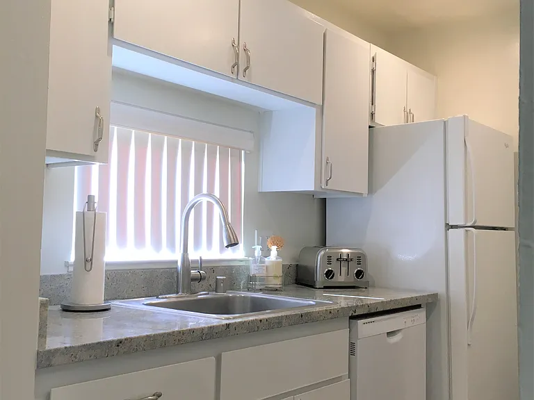 Live Oak Apartments — Photo 134