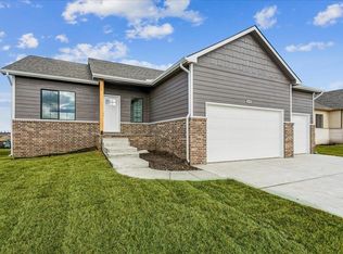1520 E Midway Ct, Valley Center, KS 67147