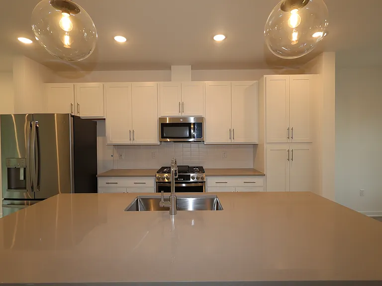 43 Basswood St — Photo 13