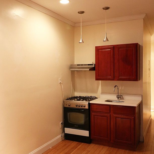 1st image of 552 Lincoln Pl #7B