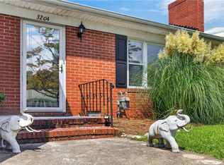 3204 Camellia Dr, Portsmouth, VA 23703
