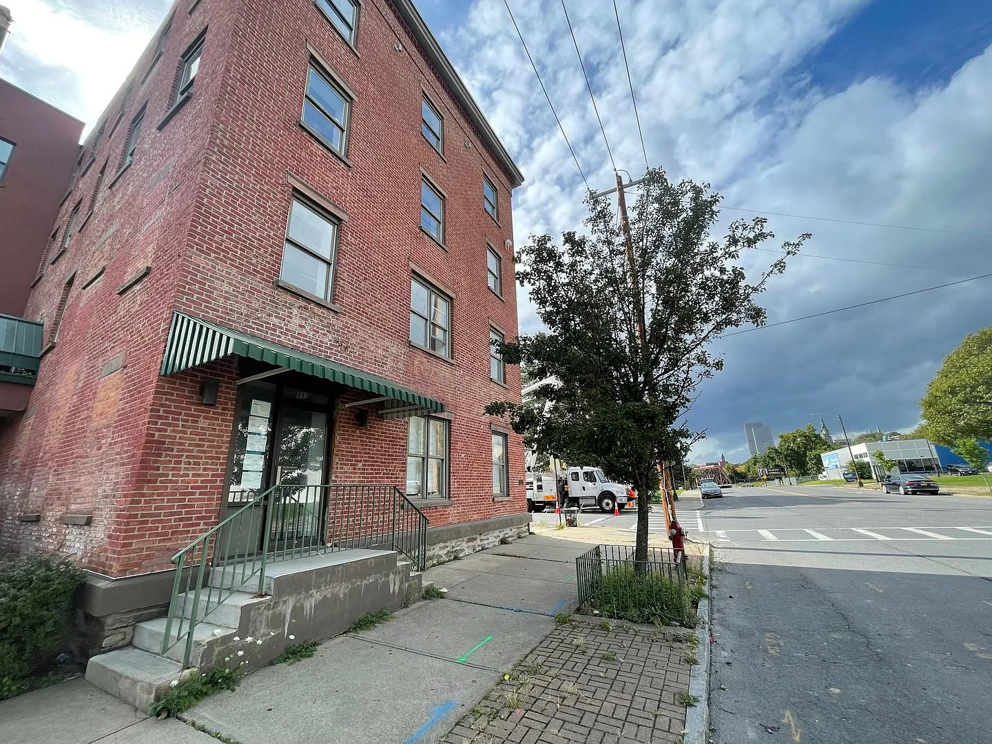 883 Broadway — Photo 1