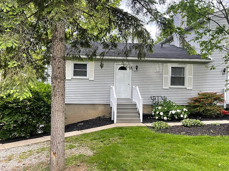 662 Oak Hill Rd — Photo 1
