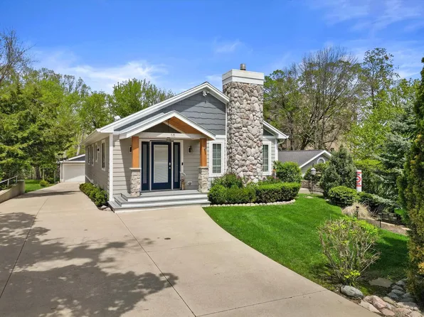 10 Liechty DRIVE, Williams Bay, WI 53191
