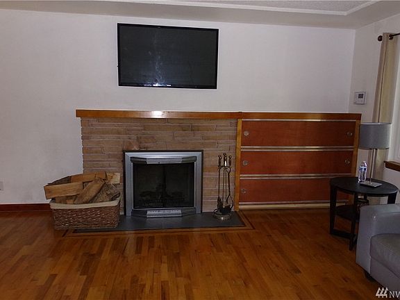 4th image of 10509 Becker Dr SW