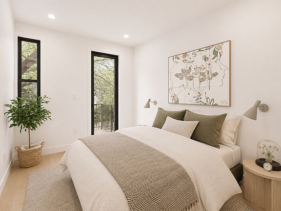 4th image of 162 Cornelia St #2A