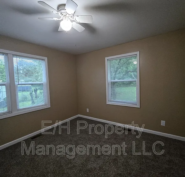 635 N Andover Rd — Photo 19