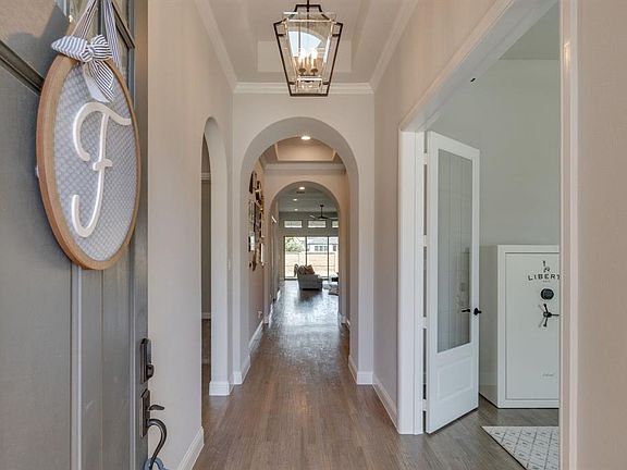 4th image of 1619 Lilac Ln
