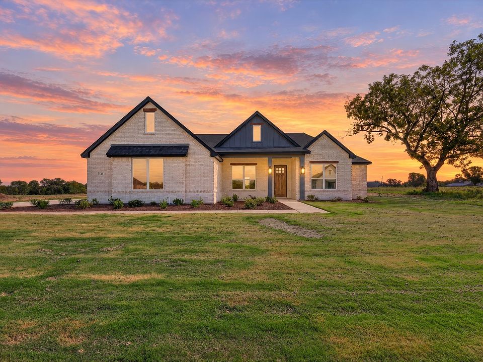 1st image of 124 Cattleman Dr