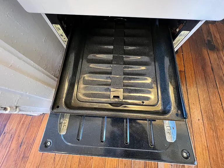 Range has separate broiler.