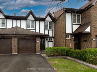 1951 Rathburn Rd E #20, Mississauga, ON L4W2N9